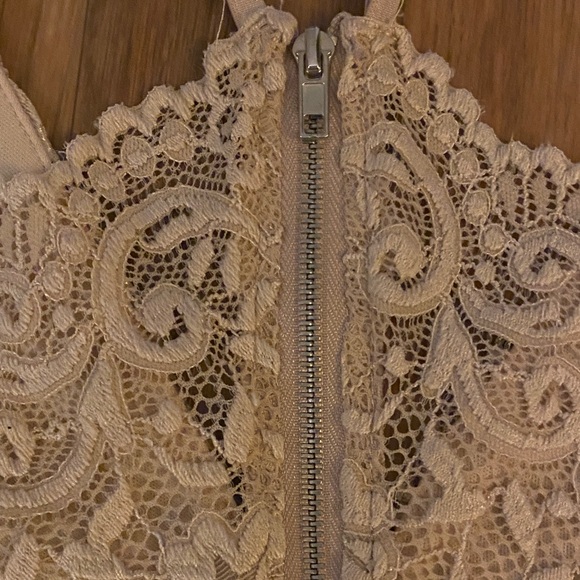 Revamped beige Lace Midi Dress - Picture 5 of 6